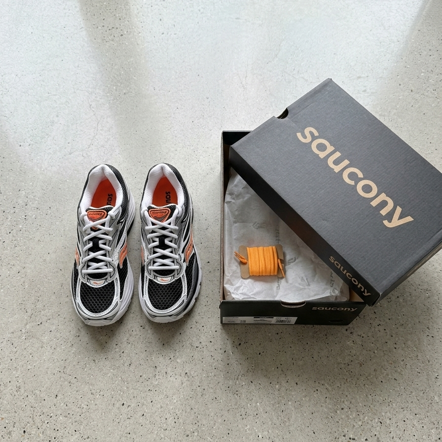 Saucony ProGrid Omni 9 'Black/White/Orange